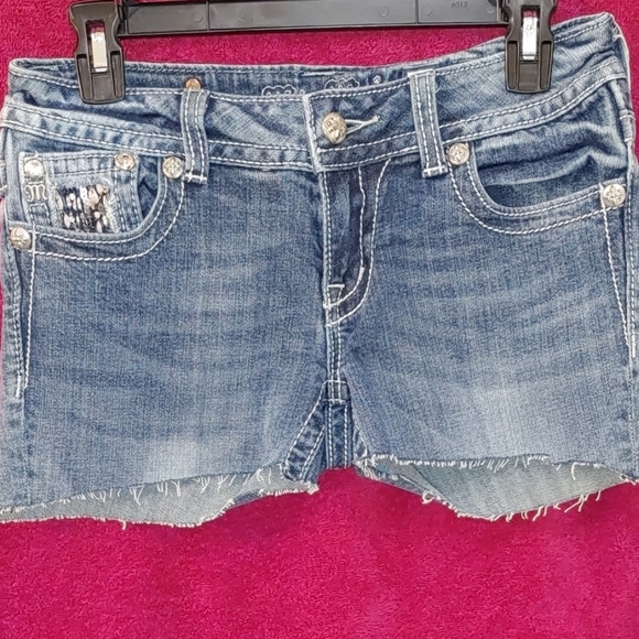 Miss Me Jean Shorts - Picture 2 of 4